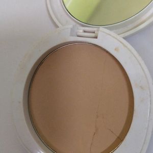 Lakme Perfect Radiance Compact