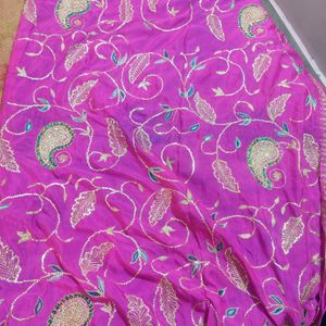 PINK AND FIROZI SAREE PIN