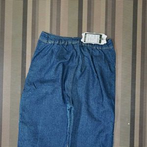 Z-23 Size 30 Straight Women Denim Jeans