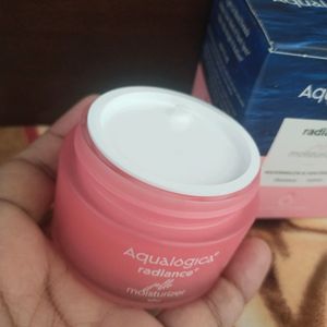 Aqualogica Moisturizer 🍉 & Niacinamide