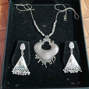 Silver Oxidised Pendant Chain With Earrings