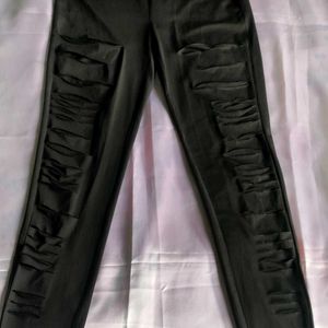 Women Ripped Black Skinny Fit, High Rised