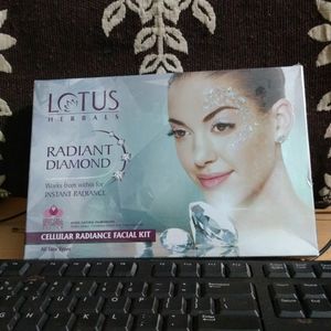 Lotus Cellular Radiance Facial Kit+Freebie