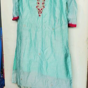 LONG LENGTH KURTHI WITH THREAD DESIGN WORK  ..