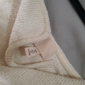 H&M KNITTED BANDUEA TOP