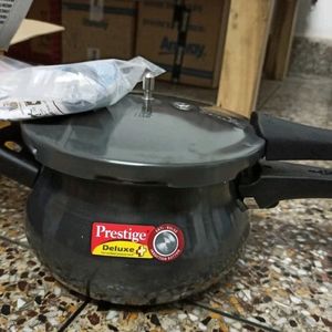 Prestige Deluxe Pressure Cooker