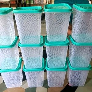 6 Kitchen Containers / Airtight