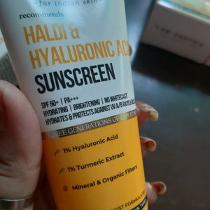 Dr.sheths Haldi & Hyaluronic Acid Sunscreen