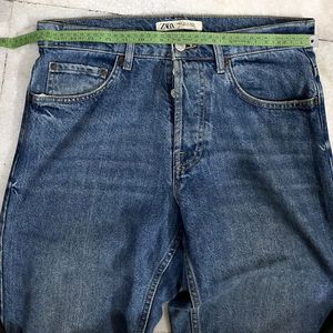 ZARA DISTRESSED BLUE JEANS SIZE -32