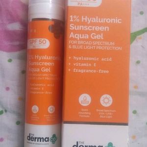 30offThe Derma Co 1%Hyaluronic Acid Sunscreen