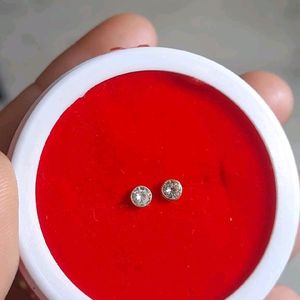 18crt Gold Studs