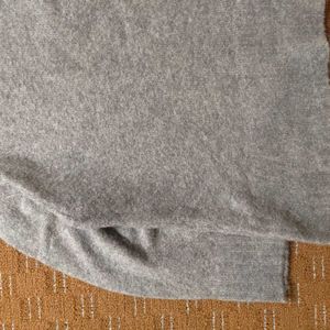 ZARA GREY ROUND NECK SWEATER