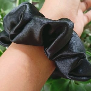 Stylish B&W Scrunchies