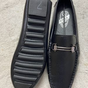 Soft And Comfortable Black Loafers