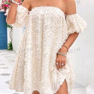 Beautiful Off Shoulder Dress 👗