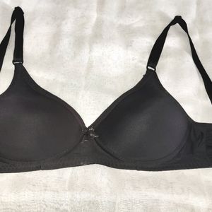 Lightly Padded Hooked Bra(Black)