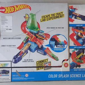 Hot Wheels Color Splash Science Lab Playset