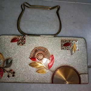 GOLDEN PURSE 👛 - NOT USED