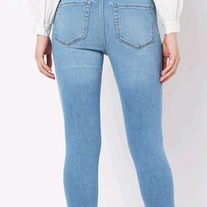 4 Bottom Trendy Jeans