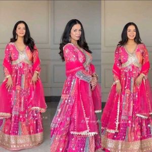 New Standard Beautiful Pakistani Poshaq Dresses