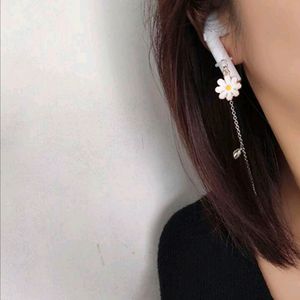 Earphones Daisy Chain With Magnetic Heart