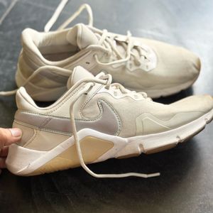 Original Nike Legend Essential 2 Shoes