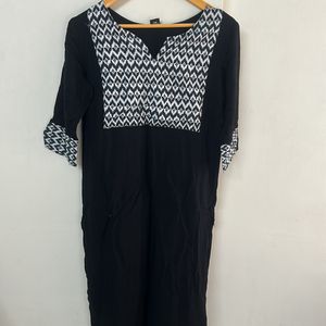 Sanisa By Sara Black Kurti L