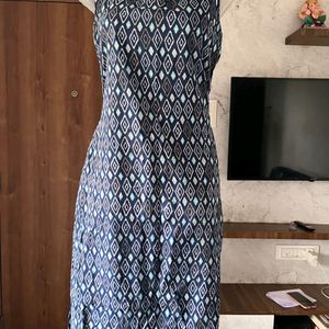 Sleevless Kurti