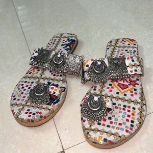 White Rajasthani Ethnic Flats