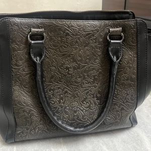 thia black leather handbag