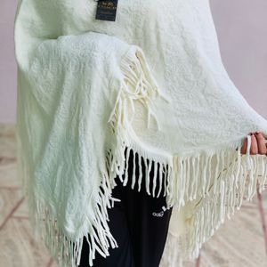 Coach Women's White Woollen Poncho with Fur