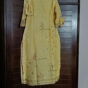 Women Silk Blend Summer Friendly Kurta Set