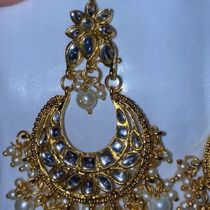 Bridal Jhumkas With Maang Tika