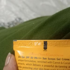 VLCC De-tan Sunscreen Gel Cream