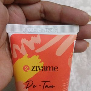 De-Tan Cleanser Zivame