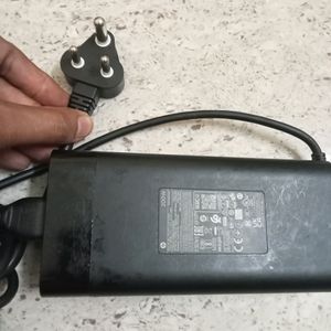 HP ORIGINAL  200 WATT NEW LAPTOP CHARGER