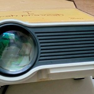 UNIC projector