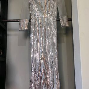 💰 Price Drop Alert! 💰 Silver Maxi Sequin Dress