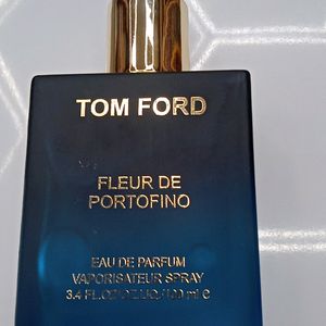 2 TOM FORD