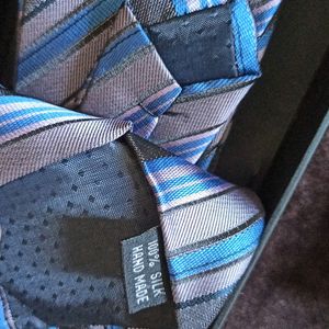 NEW Silk Tie, Cufflinks And Pocket Square Gift Set