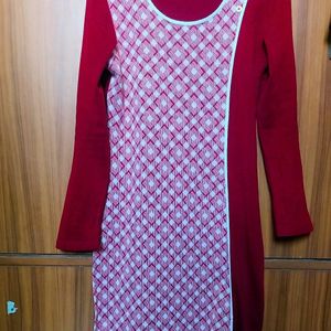 WOMEN AURELIA WOOLEN STRAIGHT KURTA