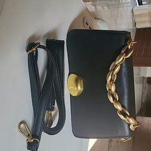 Black Handbag With Sling