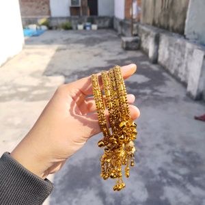 GOLDEN METAL BANGLES WITH GHUNGHROO