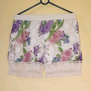 Netted Shorts With Lace Hem