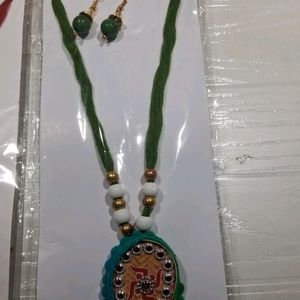 Neckpiece