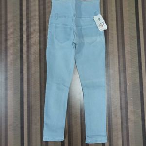 Y-46 Size 28 Slim Fit Women Denim Jeans