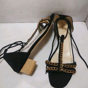 CARLTON London Heels