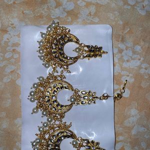 Bridal Jhumkas With Maang Tika