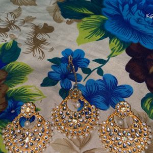 Beautiful Kundan mang tika and earrings