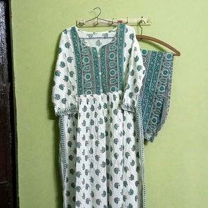 New/Unused Nayra Cut Kurti With Pant